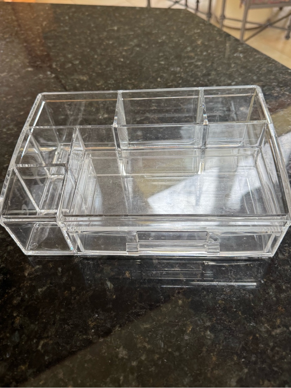 Clear Acrylic Makeup Organizer with Drawer - Transparent - Picture 3 of 5